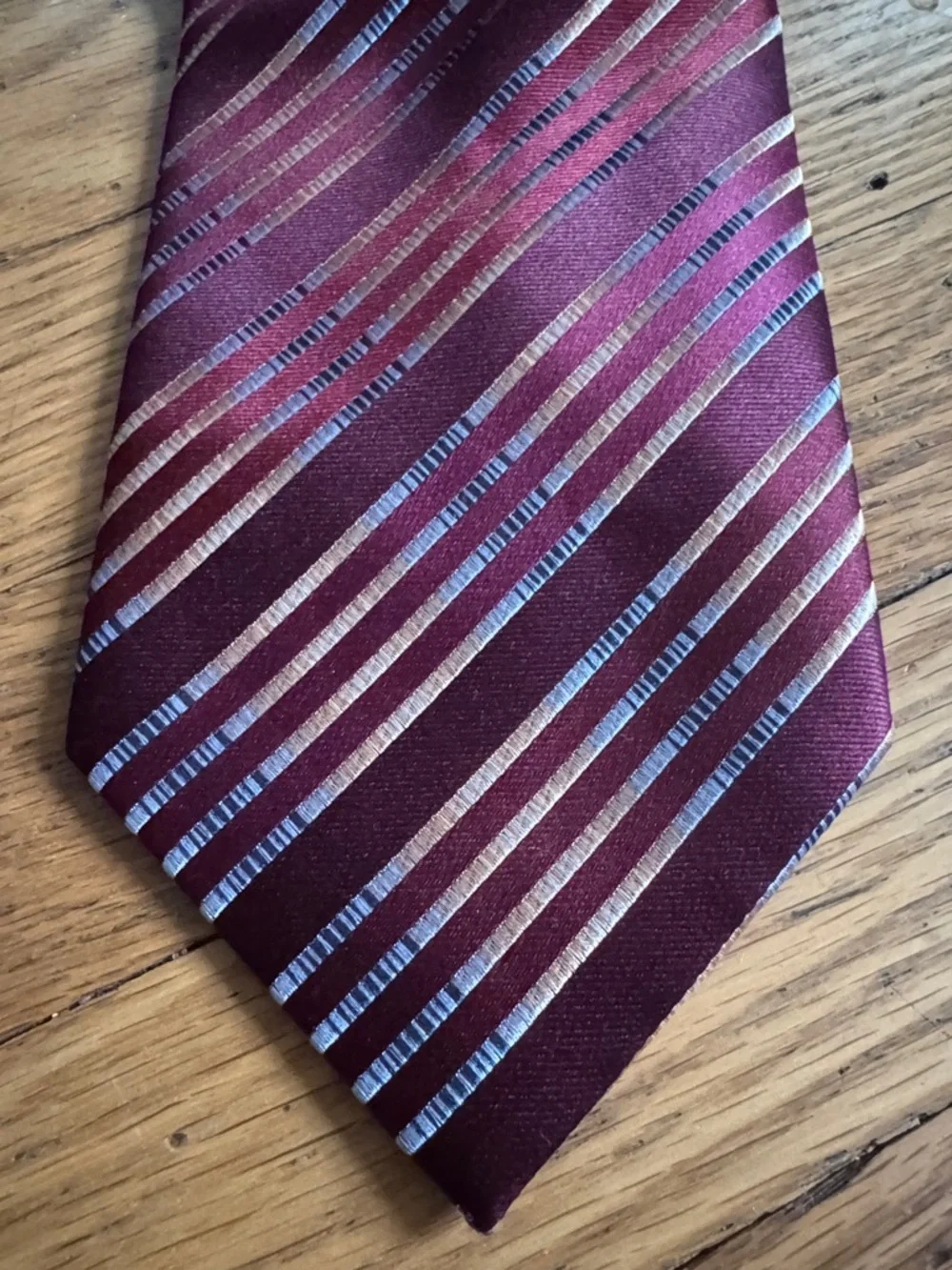 Stunning Oleg Cassini Burgundy Silk Tie with Silver and Light Blue Stripes